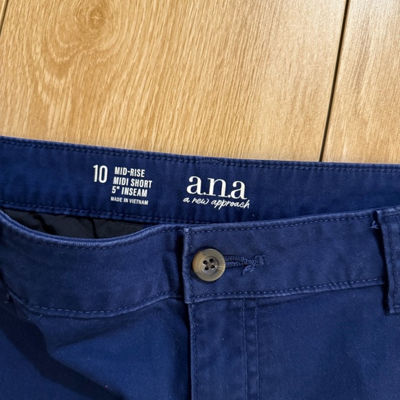 a.n.a Dark Blue Women's Mid Rise Shorts Size 10 - Picture 3 of 4